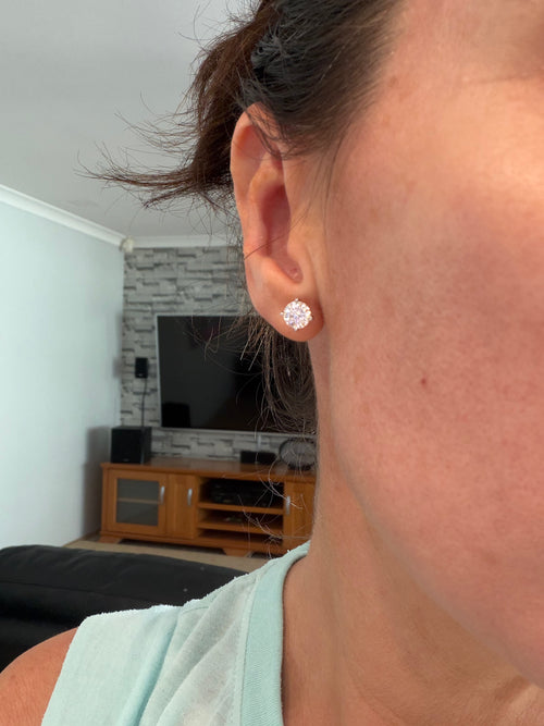 The Amaya 1 Carat Round Stud Earrings